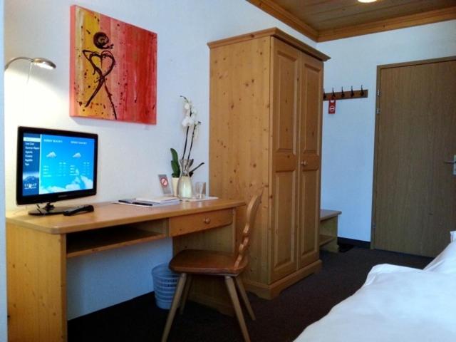 Sonnegg Hotel Zweisimmen Extérieur photo