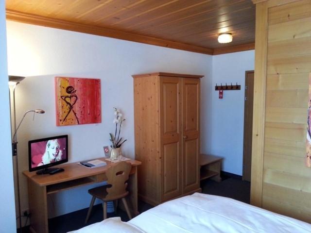 Sonnegg Hotel Zweisimmen Chambre photo