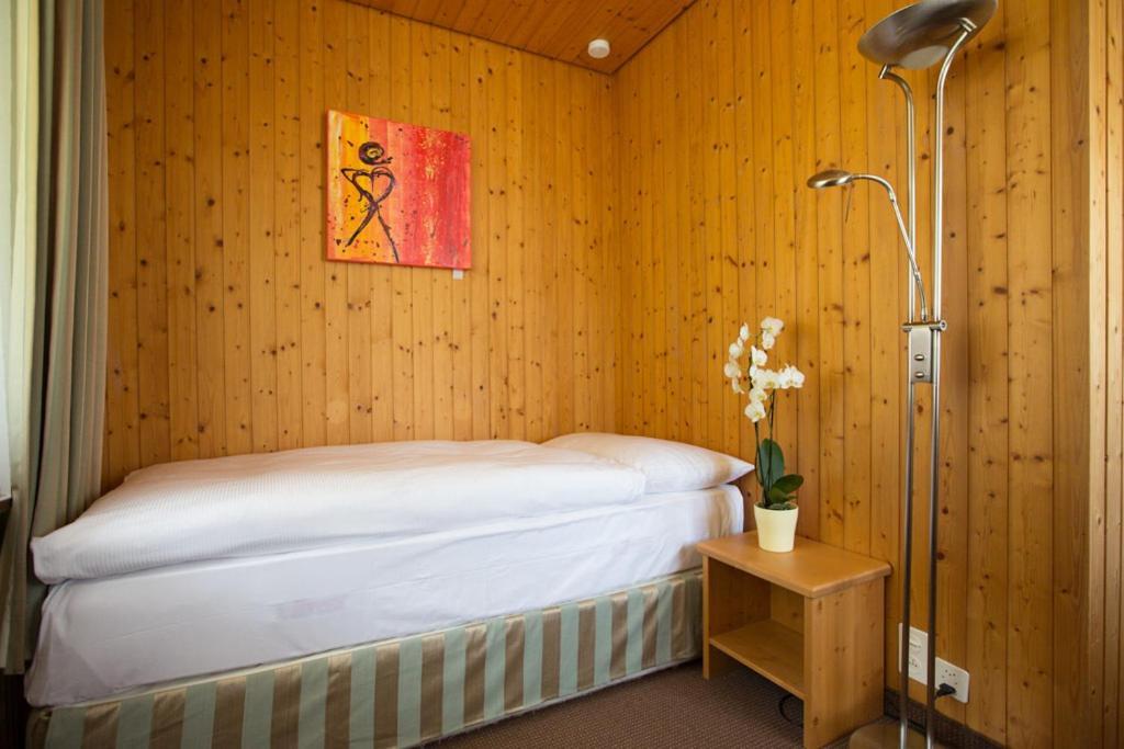 Sonnegg Hotel Zweisimmen Chambre photo