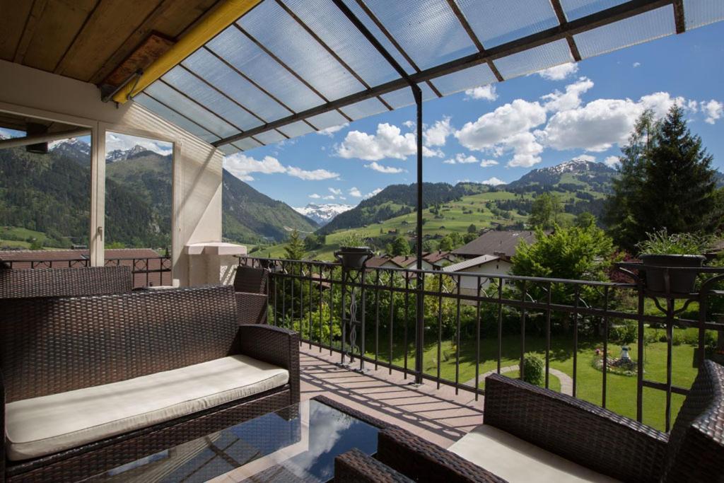 Sonnegg Hotel Zweisimmen Extérieur photo
