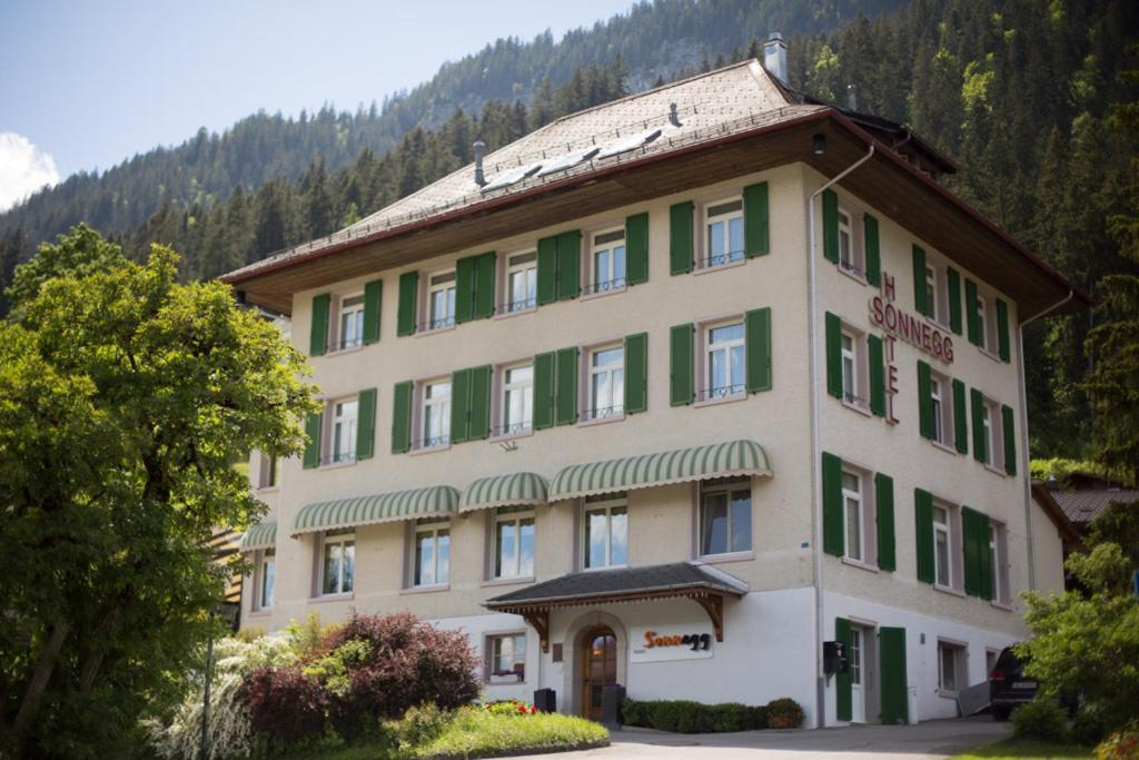 Sonnegg Hotel Zweisimmen Extérieur photo
